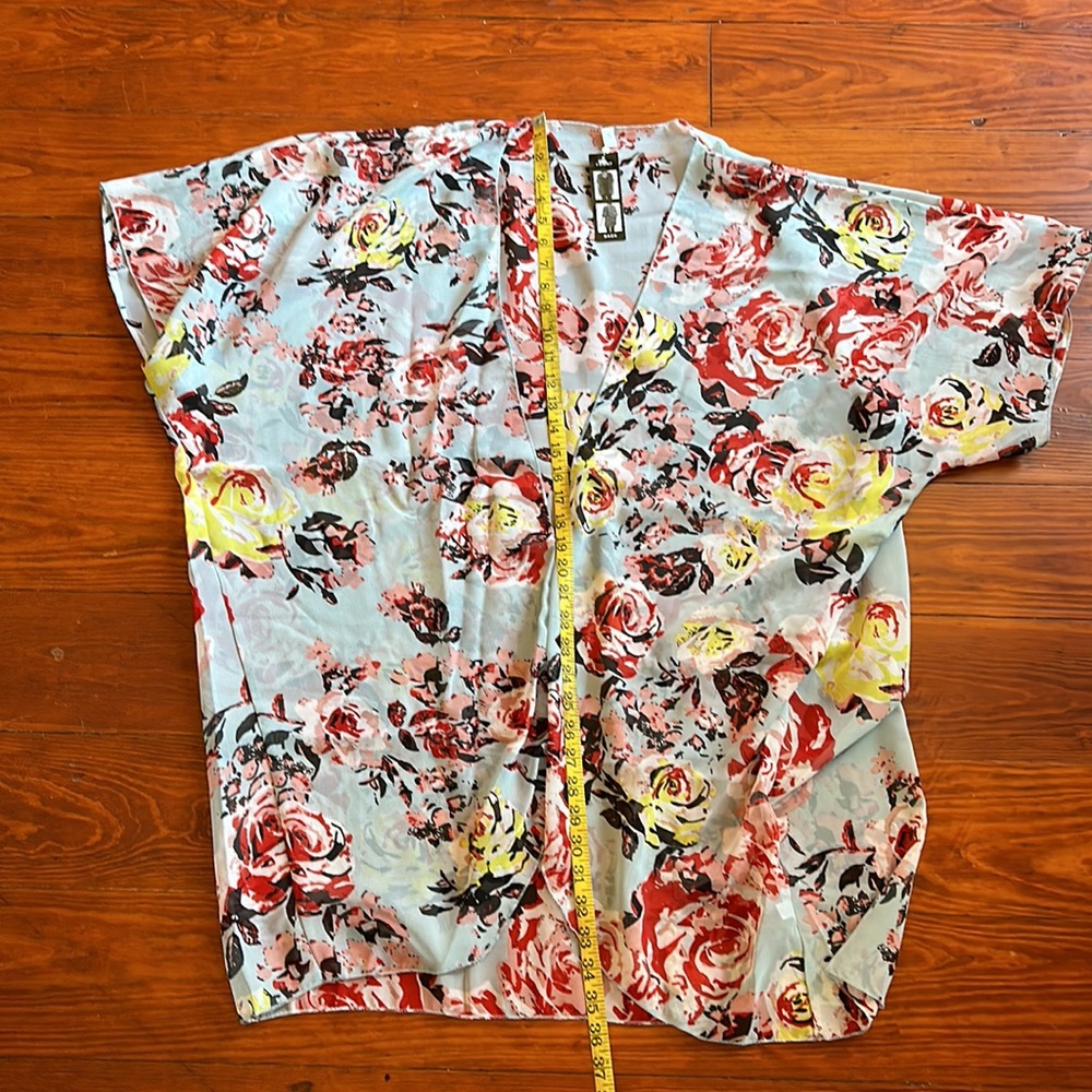 NWT kimono duster jacket sky blue floral 35” long, free size L-XL 60” new topper - Picture 9 of 14